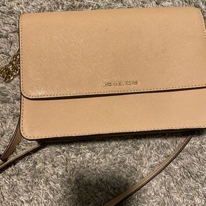 Micheal kor crossbody purse